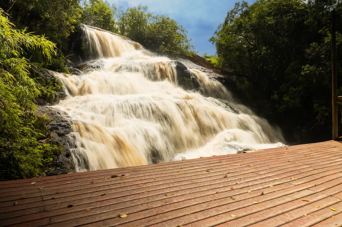 Cachoeira em Bueno Brandão